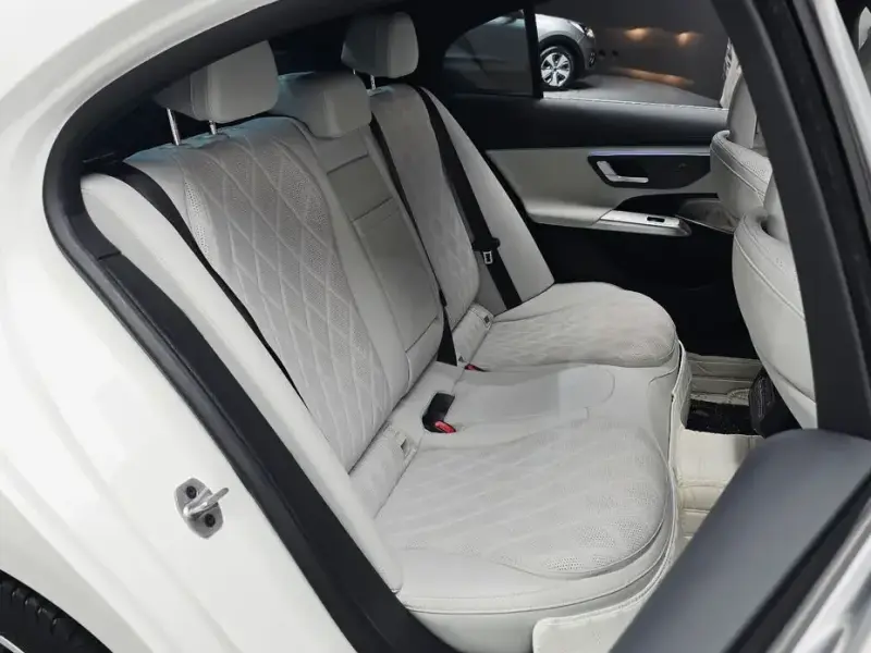 2025 Mercedes-Benz E-Класс с пробегом 5 569 км