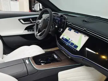 2025 Mercedes-Benz E-Класс с пробегом 5 569 км