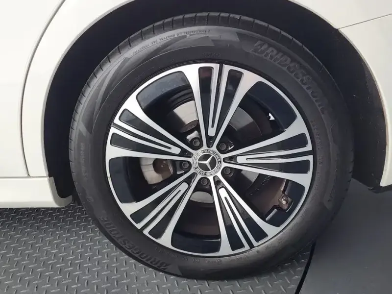 2024 Mercedes-Benz E-Класс с пробегом 26 572 км