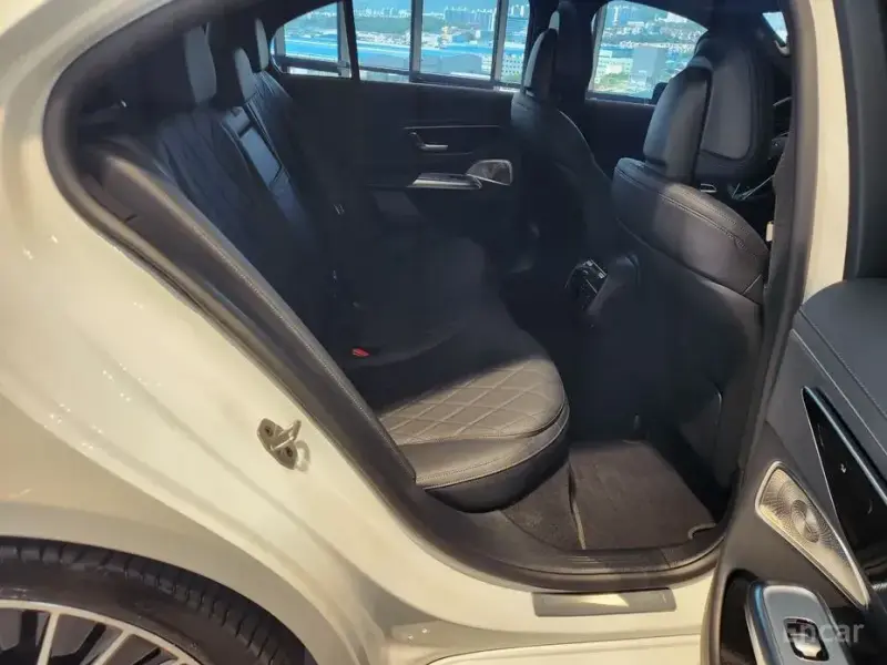 2025 Mercedes-Benz E-Класс с пробегом 7 303 км