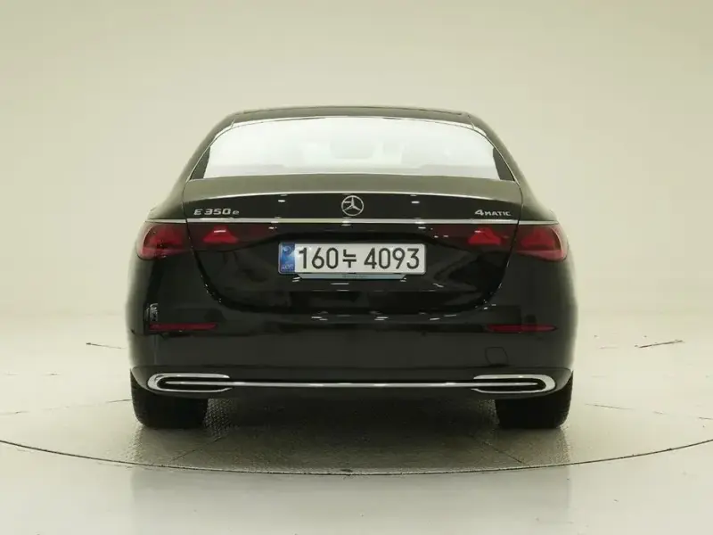 2025 Mercedes-Benz E-Класс с пробегом 10 360 км