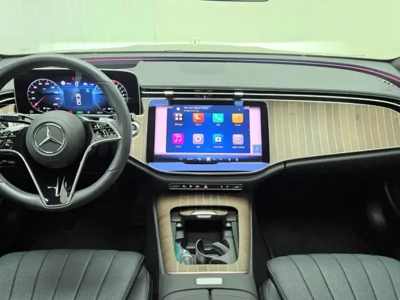 2025 Mercedes-Benz E-Класс с пробегом 10 360 км