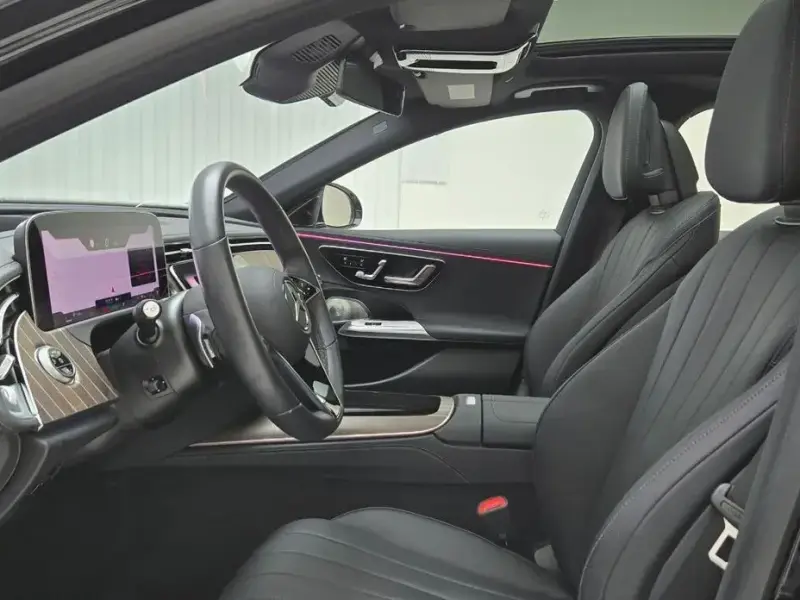 2025 Mercedes-Benz E-Класс с пробегом 10 360 км