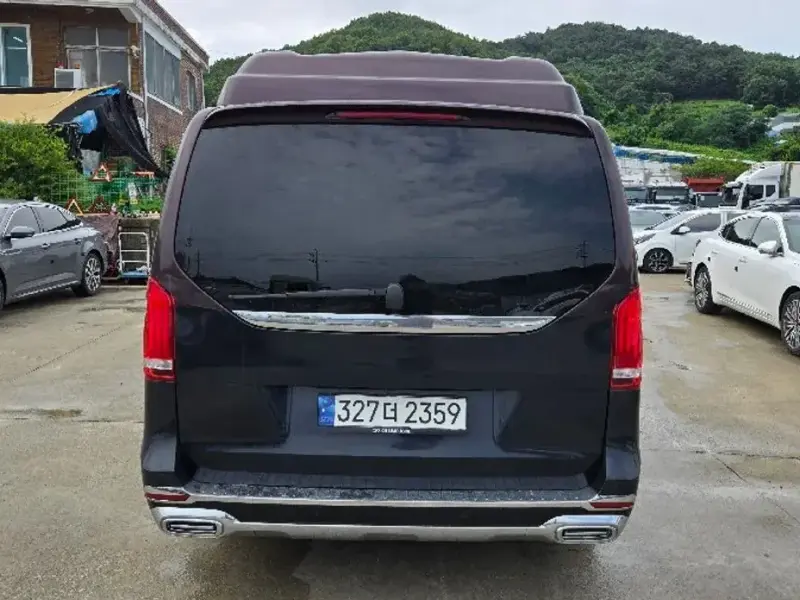 2023 Mercedes-Benz V-Класс с пробегом 3 200 км