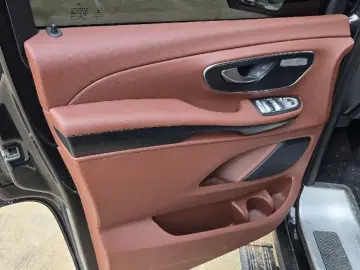 2023 Mercedes-Benz V-Класс с пробегом 3 200 км
