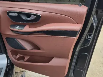 2023 Mercedes-Benz V-Класс с пробегом 3 200 км