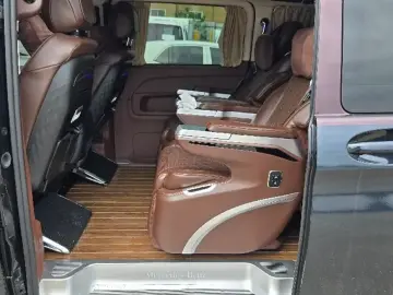 2023 Mercedes-Benz V-Класс с пробегом 3 200 км