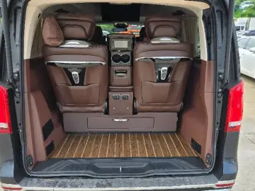 2023 Mercedes-Benz V-Класс с пробегом 3 200 км