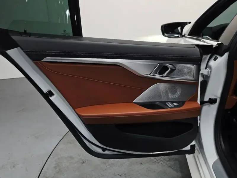 2024 BMW 8 серии с пробегом 22 126 км