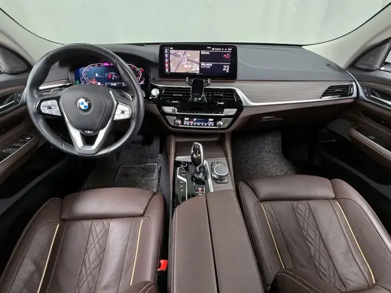 2021 BMW 6 серии с пробегом 28 042 км