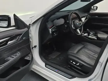 2021 BMW 6 серии с пробегом 81 430 км