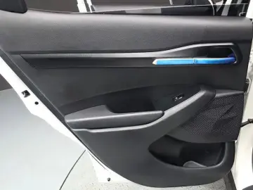 2023 Kia Seltos с пробегом 18 611 км