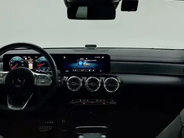 2023 Mercedes-Benz CLA с пробегом 33 640 км