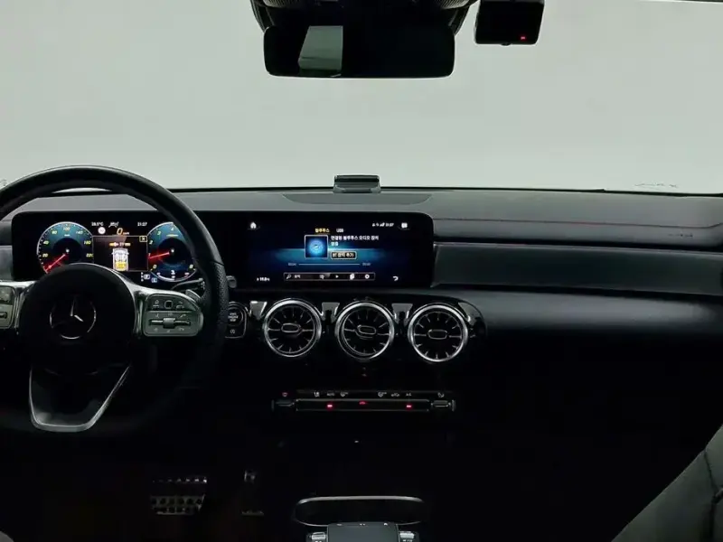 2023 Mercedes-Benz CLA с пробегом 33 640 км