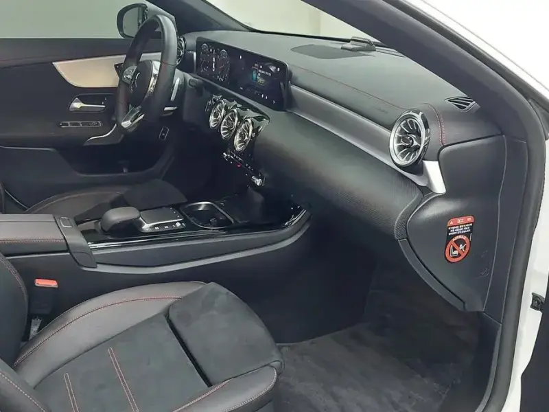 2023 Mercedes-Benz CLA с пробегом 33 640 км