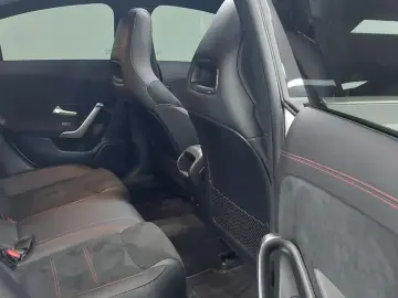 2023 Mercedes-Benz CLA с пробегом 33 640 км