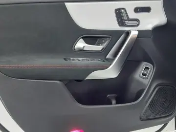 2023 Mercedes-Benz CLA с пробегом 33 640 км