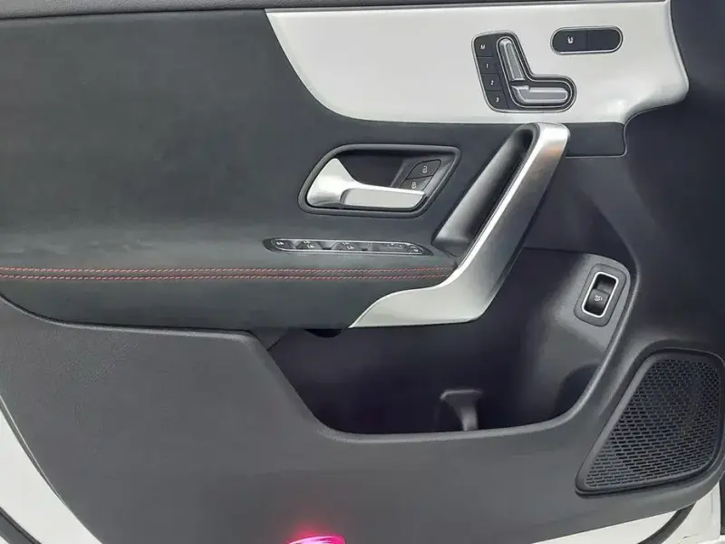 2023 Mercedes-Benz CLA с пробегом 33 640 км