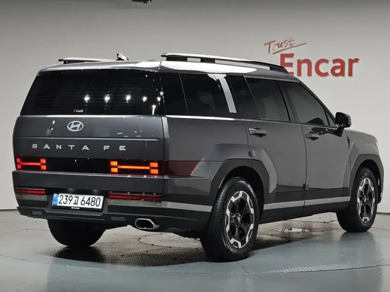 2025 Hyundai Santa Fe с пробегом 2 576 км