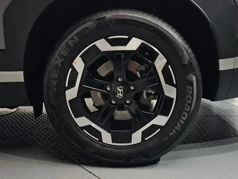 2025 Hyundai Santa Fe с пробегом 2 576 км