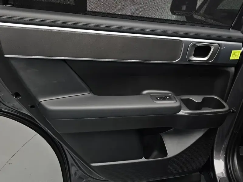 2025 Hyundai Santa Fe с пробегом 2 576 км