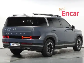 2025 Hyundai Santa Fe с пробегом 7 947 км