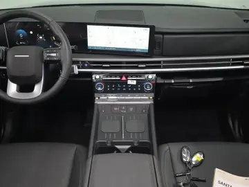 2025 Hyundai Santa Fe с пробегом 7 947 км