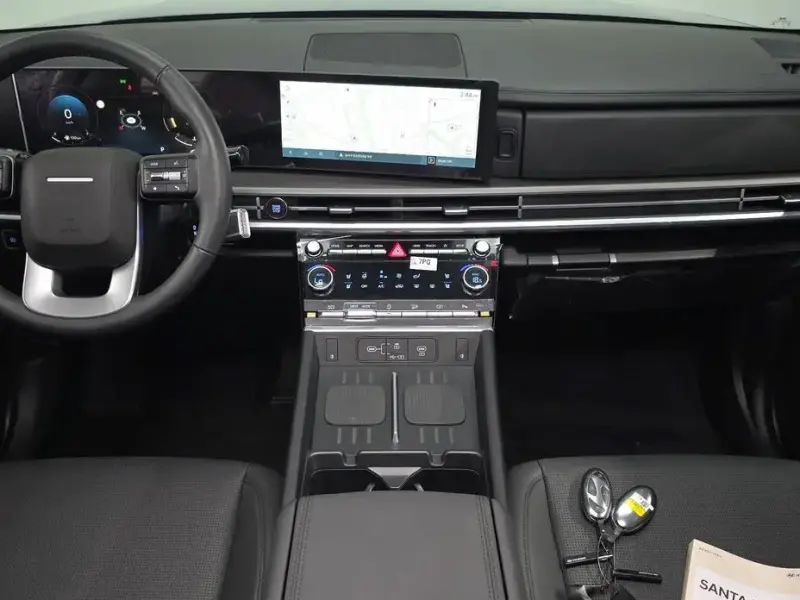 2025 Hyundai Santa Fe с пробегом 7 947 км