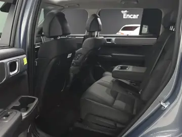 2025 Hyundai Santa Fe с пробегом 7 947 км
