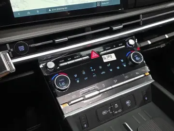 2025 Hyundai Santa Fe с пробегом 7 947 км