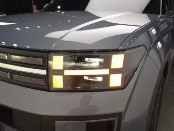2025 Hyundai Santa Fe с пробегом 7 947 км
