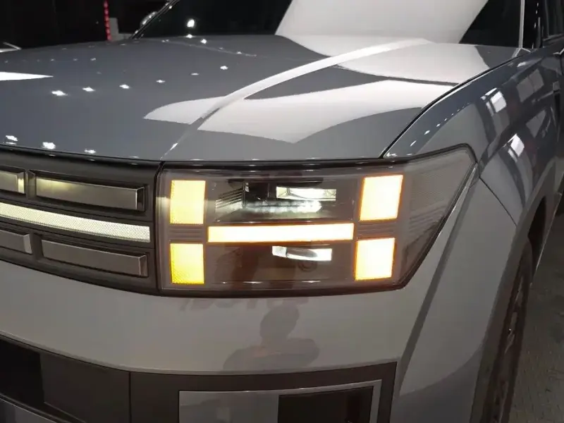 2025 Hyundai Santa Fe с пробегом 7 947 км