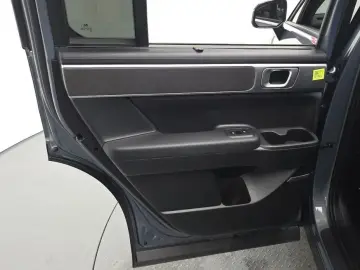 2025 Hyundai Santa Fe с пробегом 7 947 км