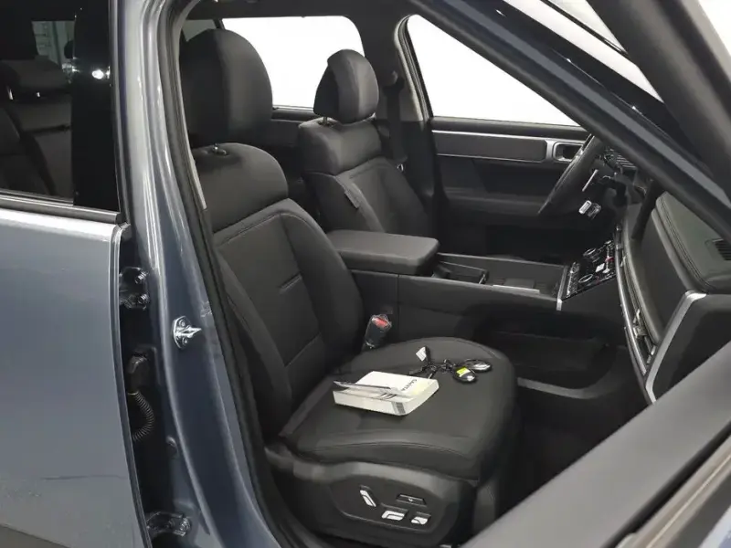 2025 Hyundai Santa Fe с пробегом 7 947 км