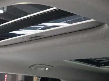 2025 Hyundai Santa Fe с пробегом 7 947 км