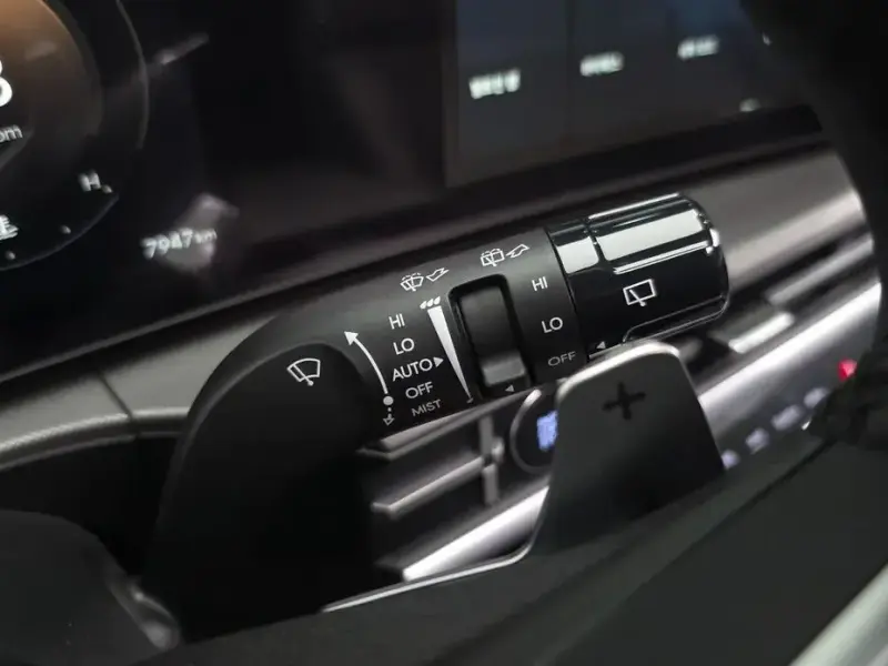 2025 Hyundai Santa Fe с пробегом 7 947 км