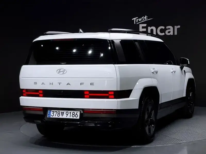 2023 Hyundai Santa Fe с пробегом 11 698 км