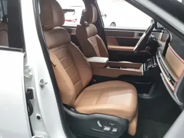 2023 Hyundai Santa Fe с пробегом 11 698 км