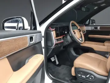 2023 Hyundai Santa Fe с пробегом 11 698 км