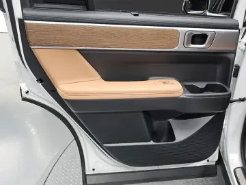 2024 Hyundai Santa Fe с пробегом 33 988 км