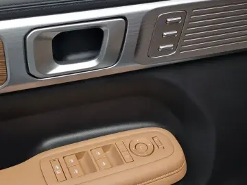 2024 Hyundai Santa Fe с пробегом 33 988 км