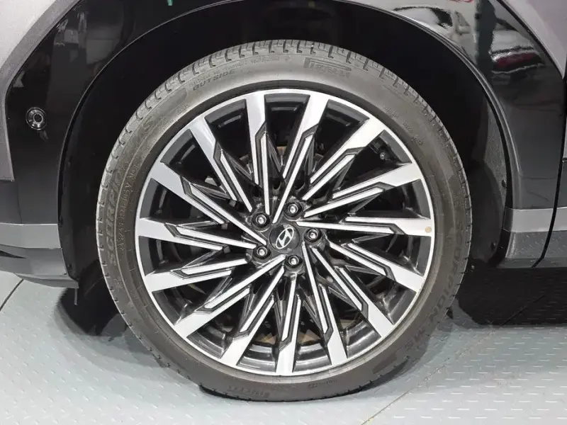 2024 Hyundai Santa Fe с пробегом 20 712 км