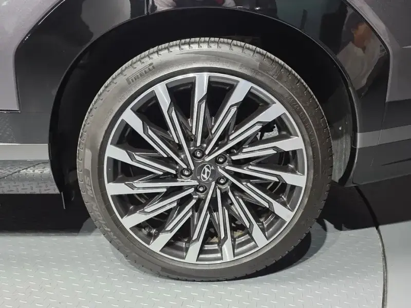 2024 Hyundai Santa Fe с пробегом 20 712 км