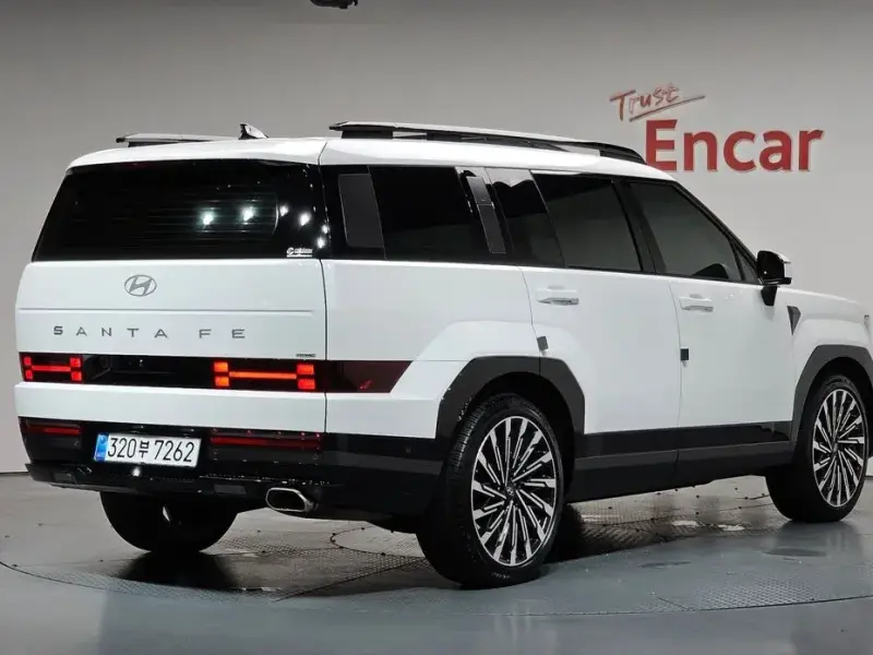 2025 Hyundai Santa Fe с пробегом 29 393 км
