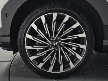 2025 Hyundai Santa Fe с пробегом 29 393 км