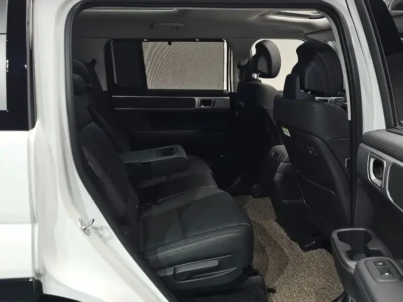 2025 Hyundai Santa Fe с пробегом 29 393 км