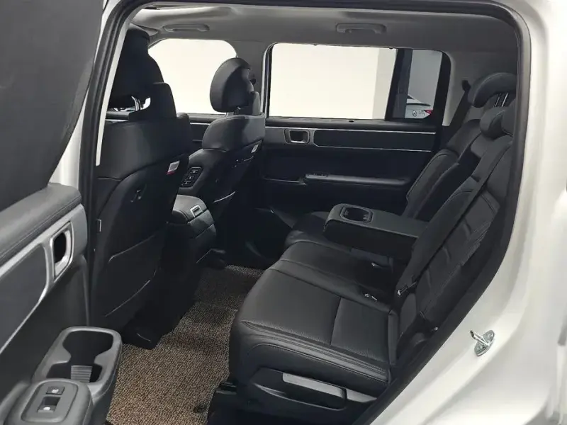 2025 Hyundai Santa Fe с пробегом 29 393 км