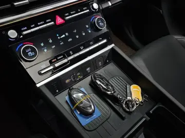 2025 Hyundai Santa Fe с пробегом 29 393 км
