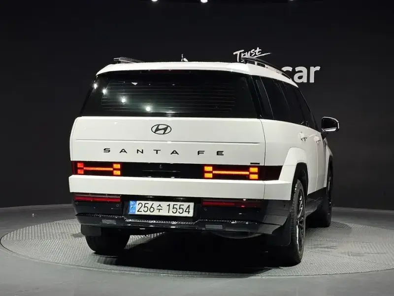 2024 Hyundai Santa Fe с пробегом 14 031 км