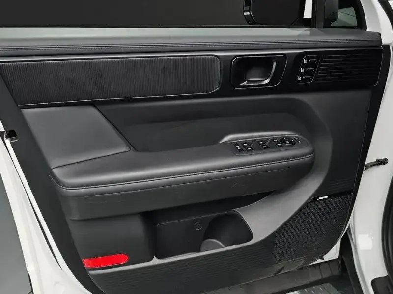 2024 Hyundai Santa Fe с пробегом 14 031 км